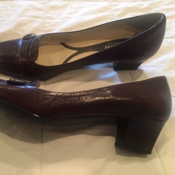 Naturalizer NS Comfort Brown Pumps - Picture 2 of 3